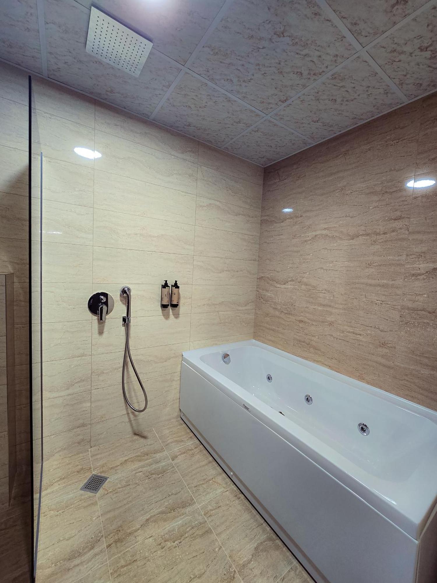 Комплекс Бабенец Hotel Gorna Oryakhovitsa Ngoại thất bức ảnh